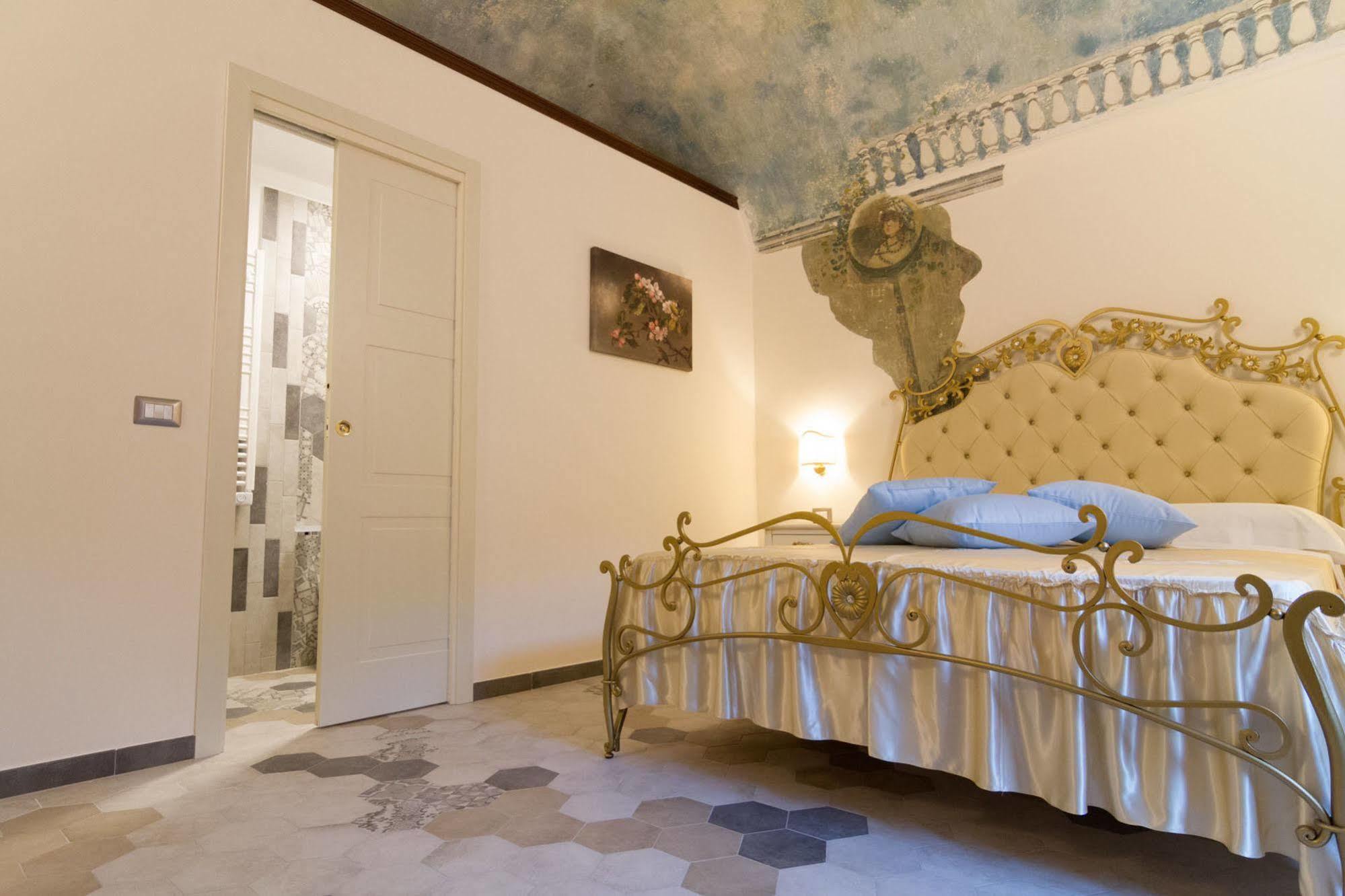 Bed and Breakfast Palazzo Tasca Noto Exterior foto